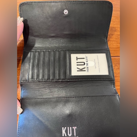 EUC Kut from the Kloth Trifold Card & ID Wallet/ Holder - Picture 2 of 8